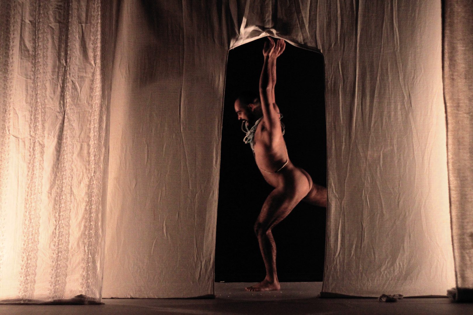 Performance: Negro de Estimação, 2016. Photo: Murilo de Paula. Courtesy of Kleber Lourenço